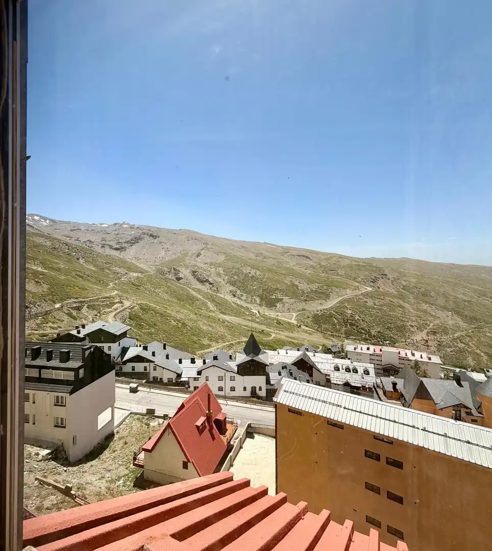 Vista exterior de Àtic en venda en Sierra Nevada amb Calefacció i Moblat