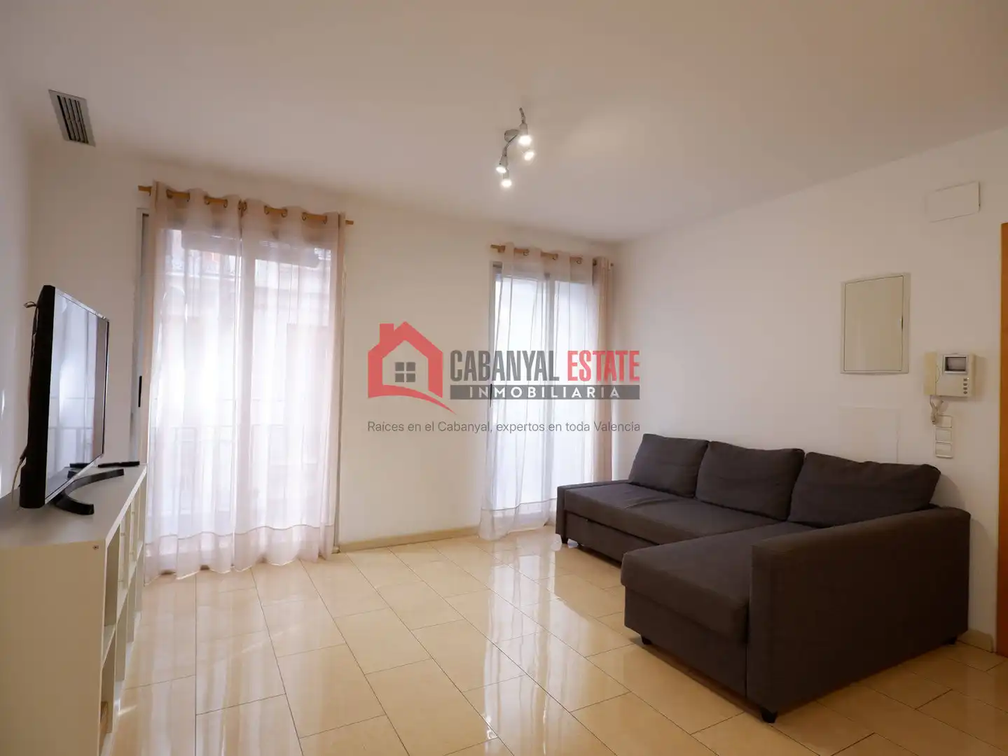 Sala de estar de Estudio de alquiler en Valencia con Aire acondicionado, Amueblado y Balcón