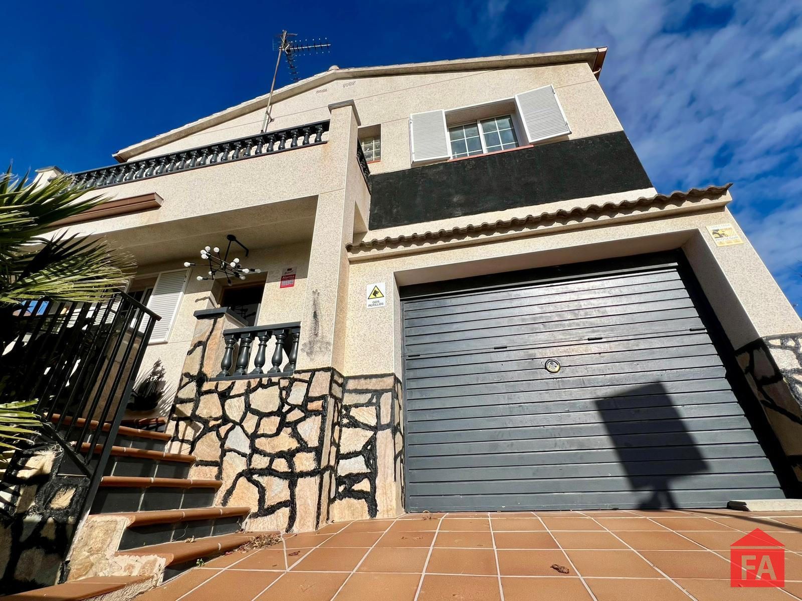 Vista exterior de Casa o chalet en venta en El Vendrell con Terraza, Amueblado y Alarma