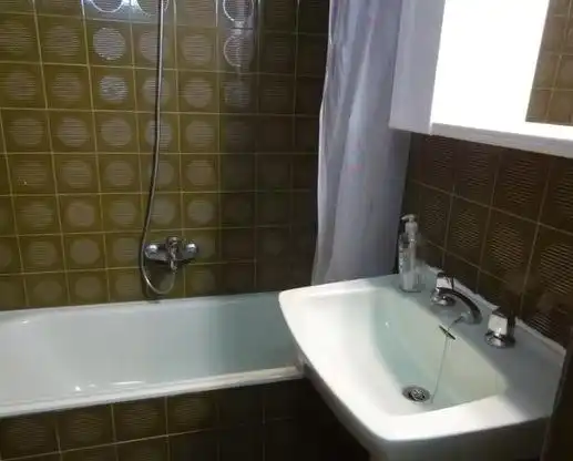 Bathroom of Flat for rent in Granada  with Heating, Terrace and Furnished