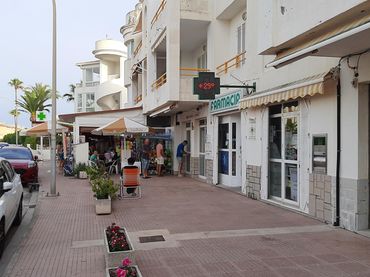 Locale commerciale in vendita a Oliva pueblo