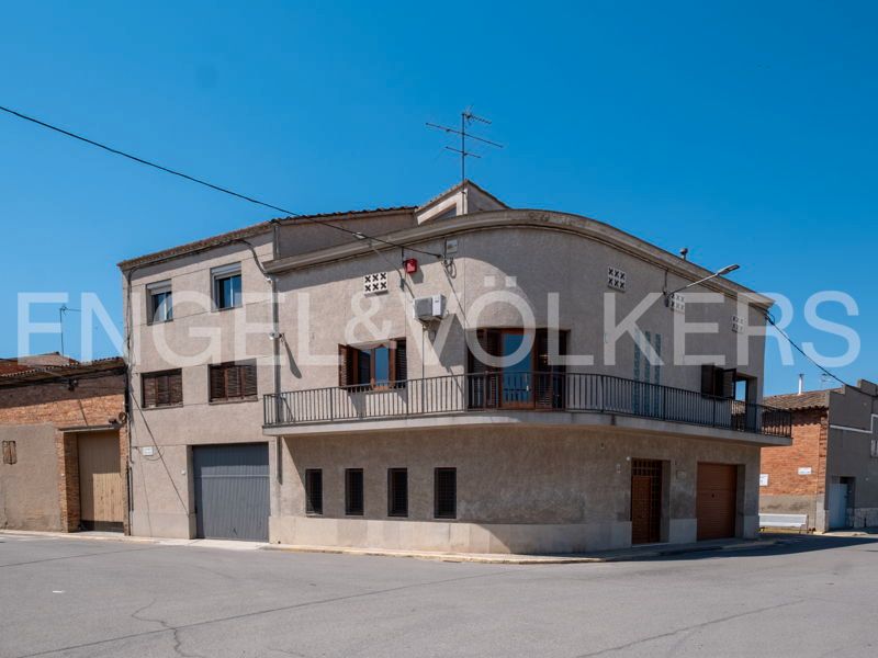 Exterior view of House or chalet for sale in Bell-lloc d'Urgell  with Heating and Furnished