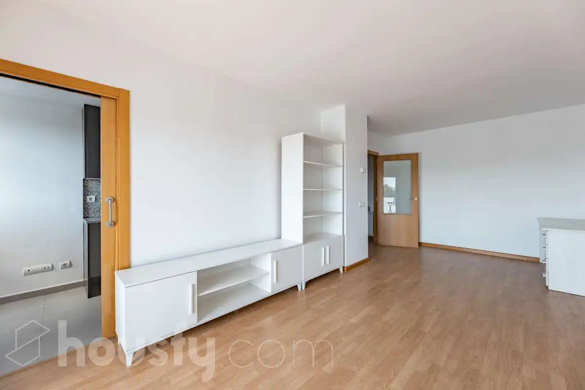 Sala d'estar de Pis en venda en Vilafranca del Penedès amb Aire condicionat, Calefacció i Jardí privat
