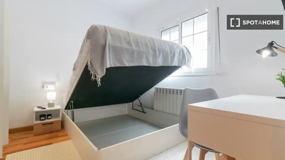 Room in Les Tres Torres