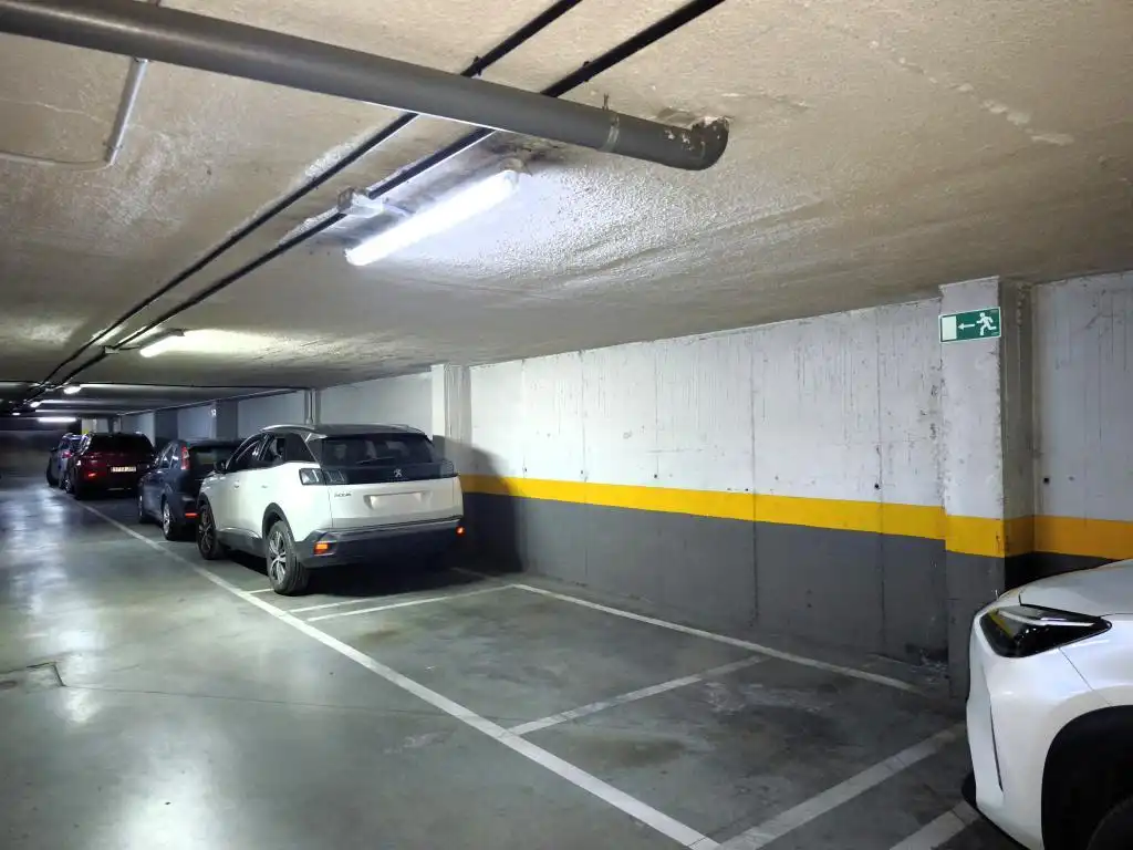 Parkplatz von Wohnung zum Verkauf in Madrid mit Heizung und Abstellraum
