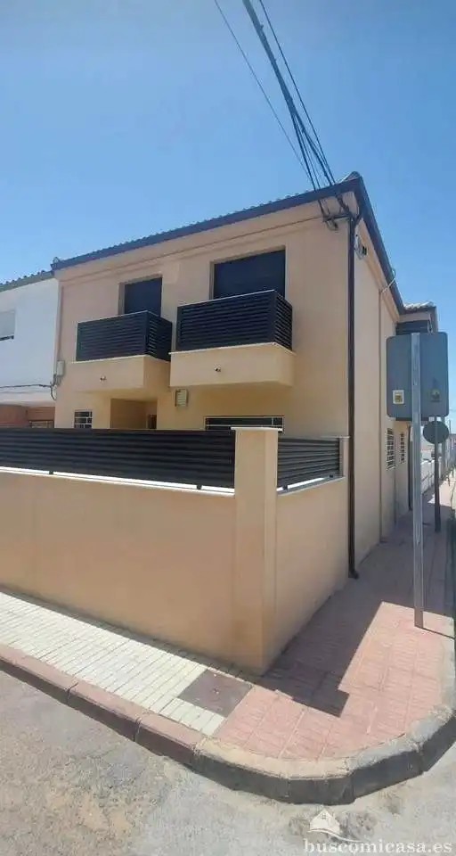 Vista exterior de Casa o xalet en venda en Jabalquinto amb Aire condicionat, Calefacció i Terrassa