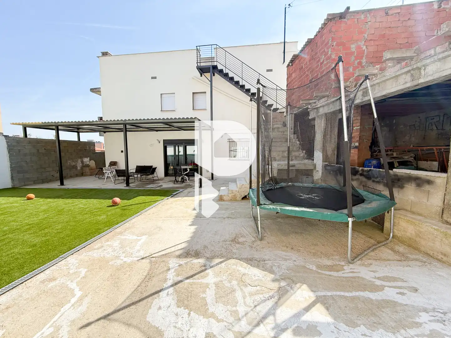 Terraza de Casa o chalet en venta en Sant Vicenç Dels Horts con Aire acondicionado, Calefacción y Jardín privado