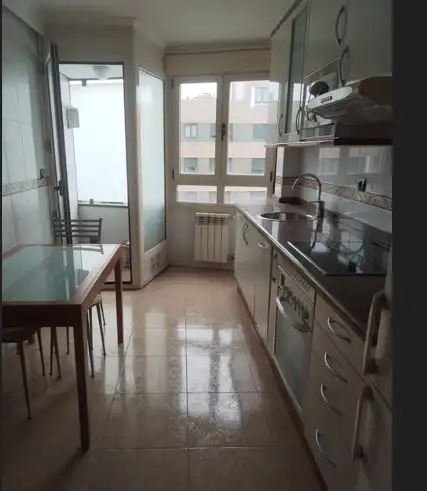 Cuina de Pis en venda en Gijón  amb Calefacció, Parquet i Traster