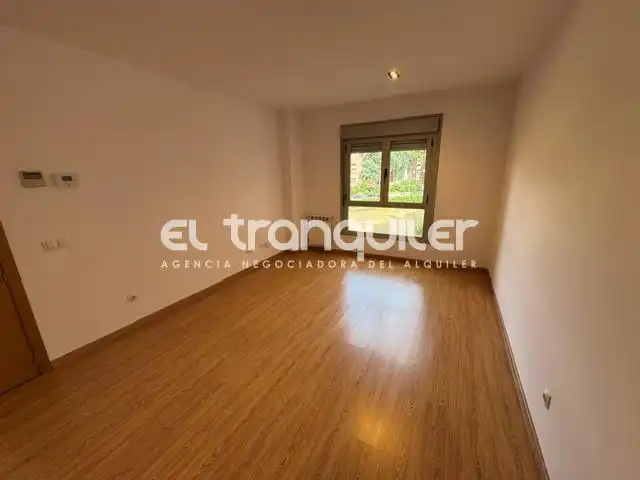 Schlafzimmer von Wohnung zur Miete in Las Rozas de Madrid mit Klimaanlage, Abstellraum und Waschmaschine