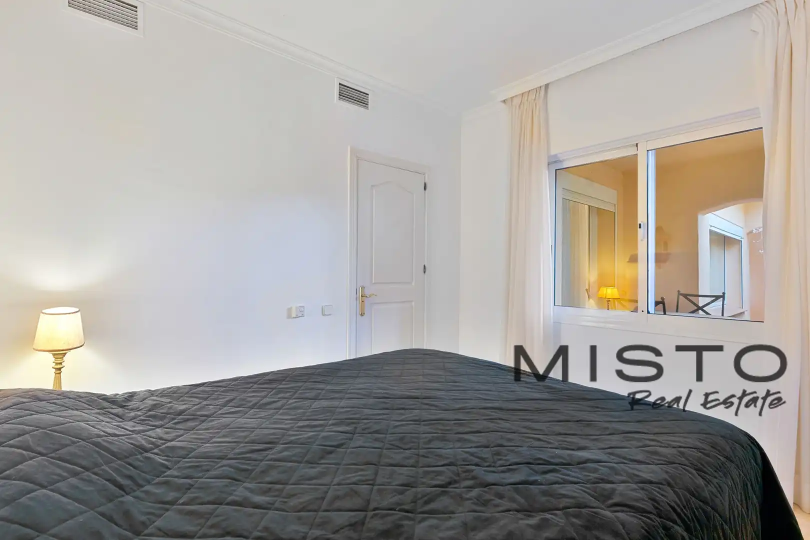 Habitación de Piso en venta en Marbella con Aire acondicionado, Terraza y Piscina
