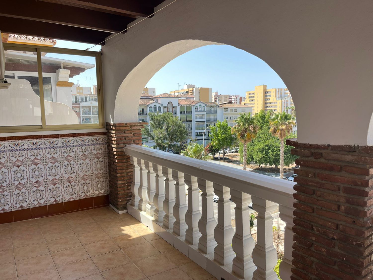 Vista exterior de Àtic en venda en Vélez-Málaga amb Aire condicionat, Terrassa i Traster