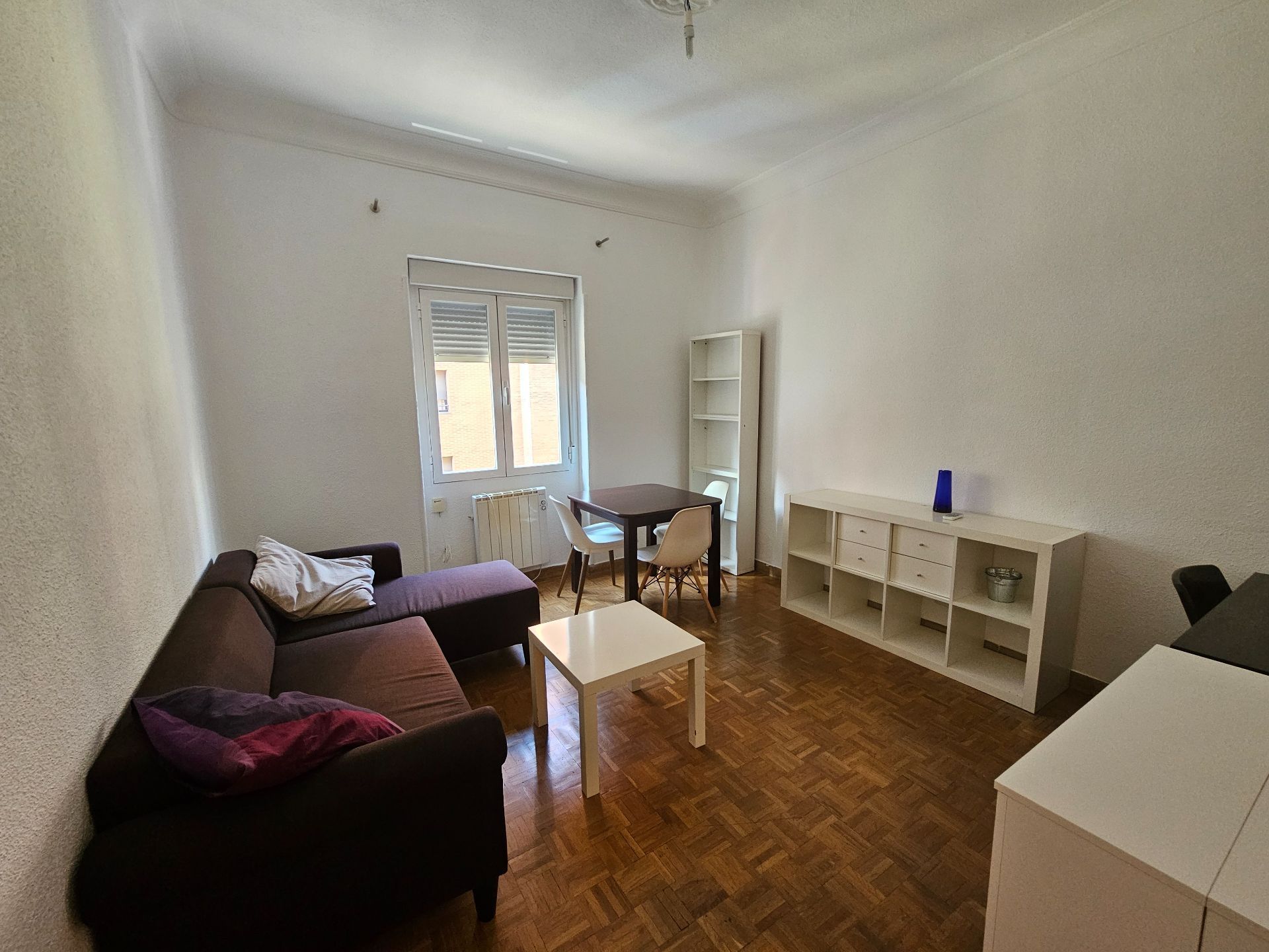 Living room of Flat to rent in  Madrid Capital  with Air Conditioner, Heating and Furnished