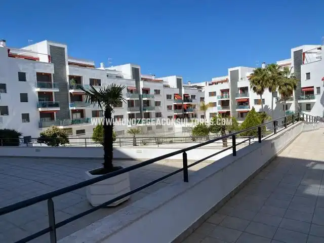 Piso con piscina en venta en Avenida de Joan Margarit, imagen 3