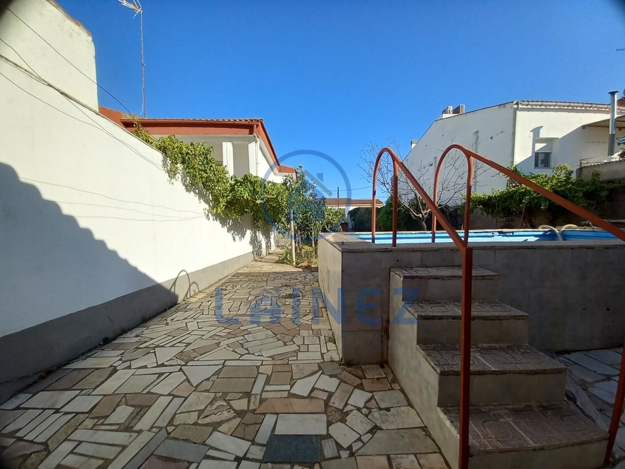 Vista exterior de Casa o xalet en venda en Puebla de Sancho Pérez amb Jardí privat, Terrassa i Traster