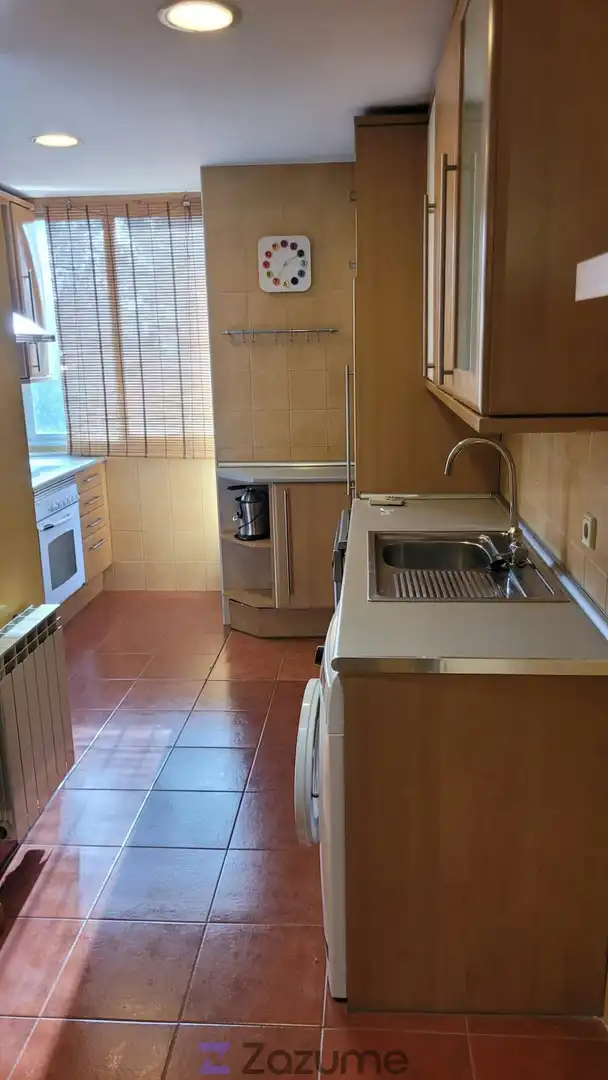 Cuina de Pis de lloguer en Madrid amb Aire condicionat, Calefacció i Terrassa