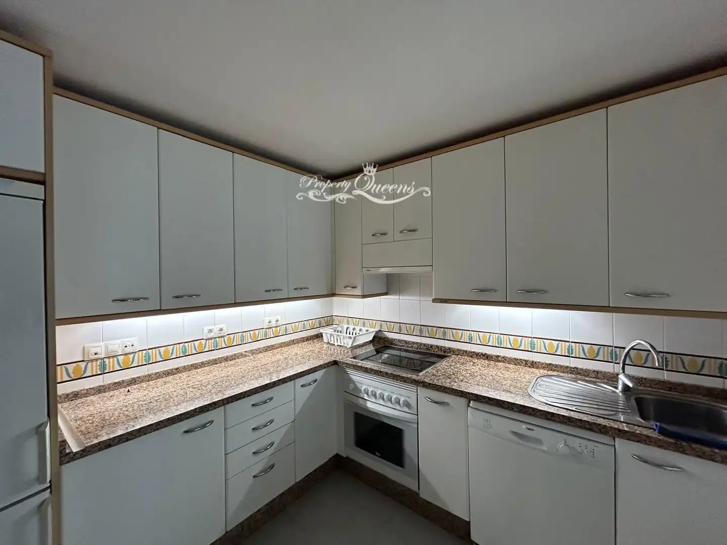 Kitchen of Flat for rent in Estepona  with Air Conditioner, Terrace and Swimming Pool