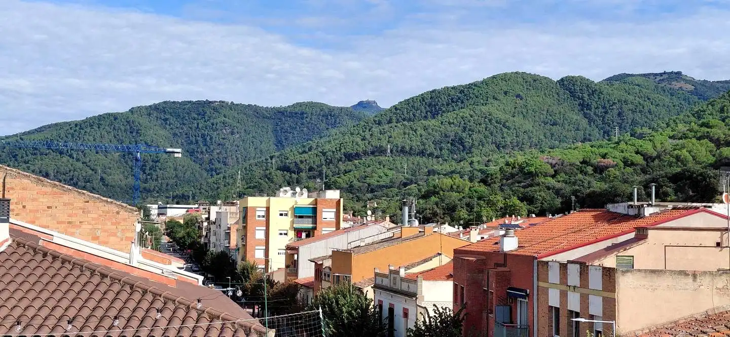 Vista exterior de Dúplex en venda en La Garriga amb Calefacció, Parquet i Terrassa