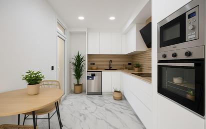 Kitchen of Flat for sale in Sabadell  with Air Conditioner, Parquet flooring and Terrace