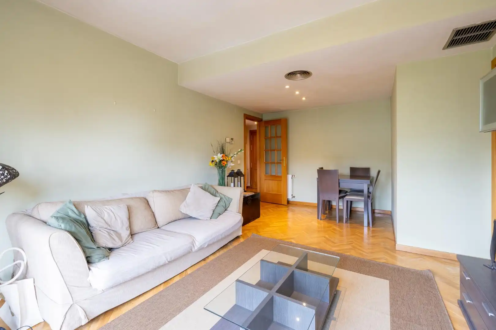 Sala de estar de Piso en venta en Madrid con Aire acondicionado, Calefacción y Jardín privado