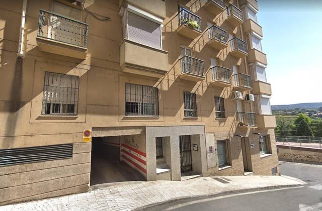 Garaje en Alquiler en  SANTO DOMINGO DE GUZMAN en Centro Ciudad