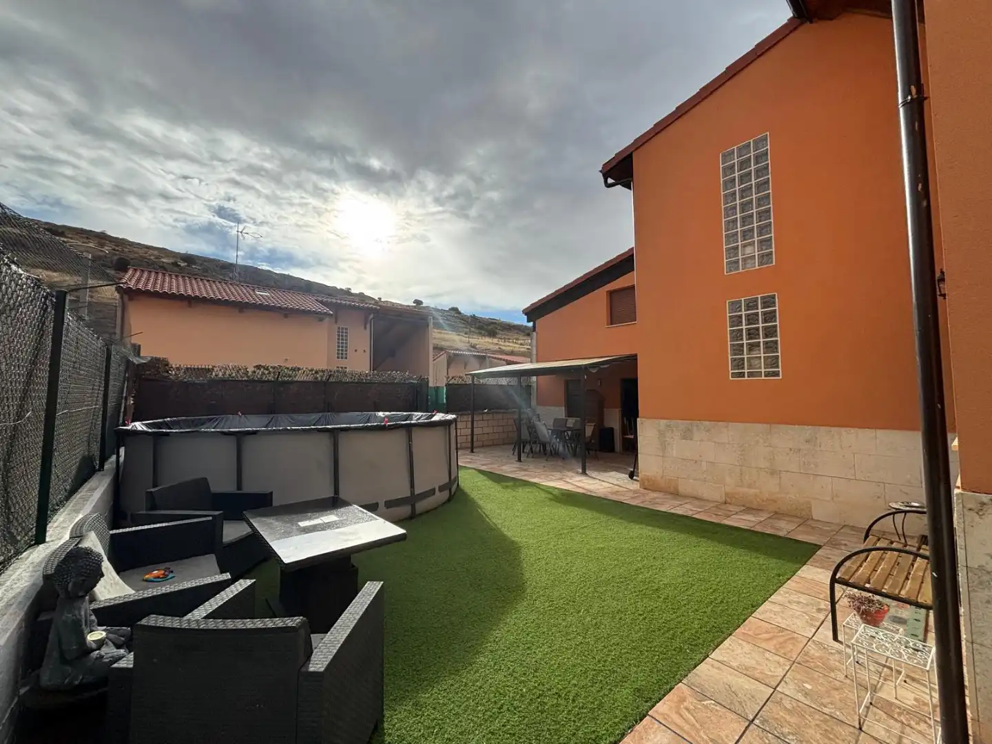 Terrassa de Casa o xalet en venda en Hontoria de la Cantera amb Calefacció, Jardí privat i Traster