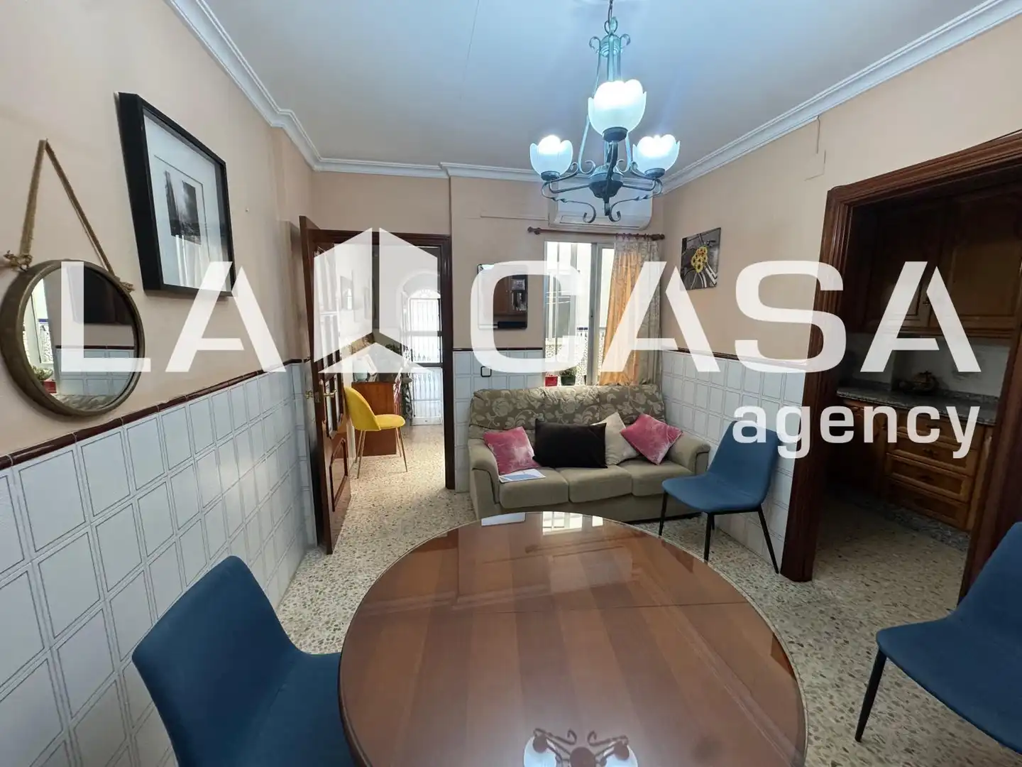 Living room of Houses for sale in Sevilla  with Air Conditioner and Storage room