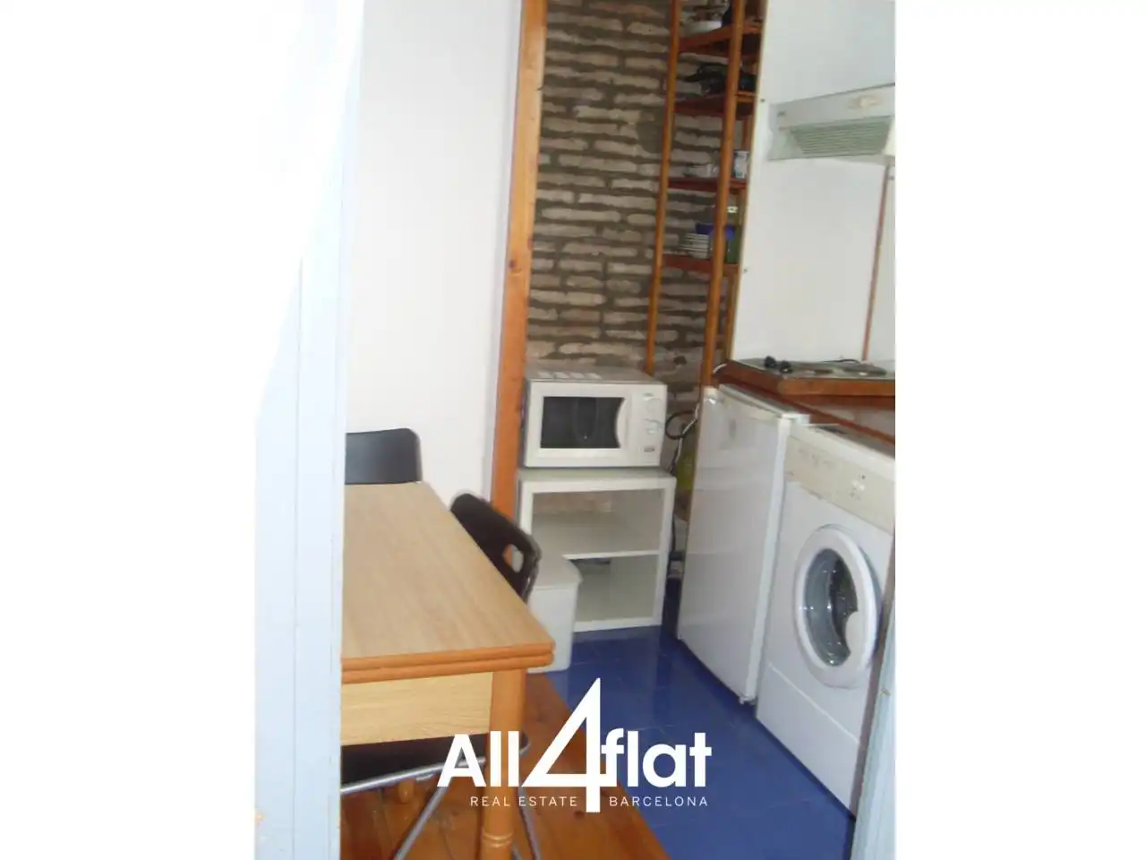 Kitchen of Study for rent in Barcelona  with Air Conditioner, Parquet flooring and Furnished