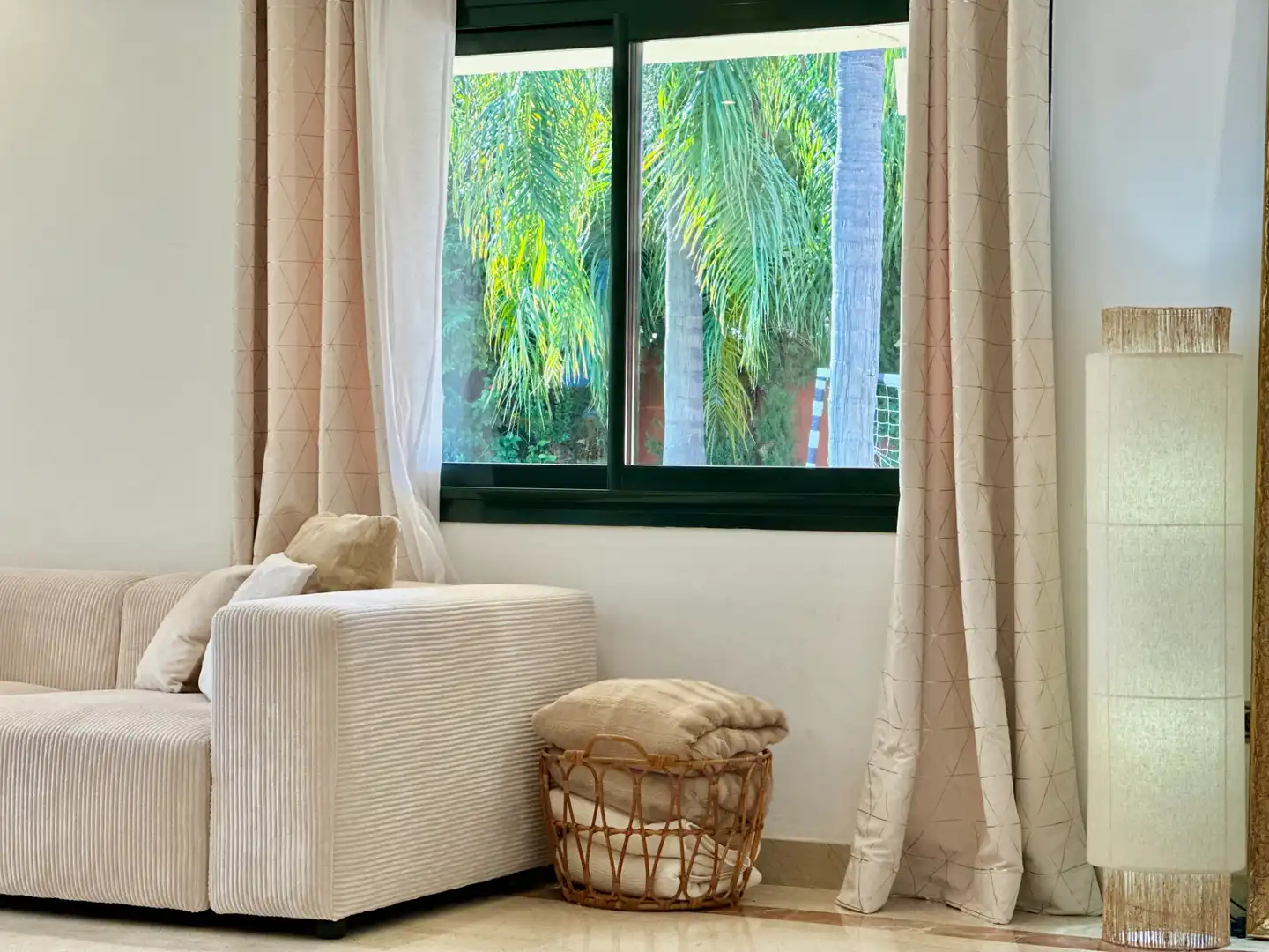 Living room of Houses for rent in Marbella  with Air Conditioner, Heating and Private garden