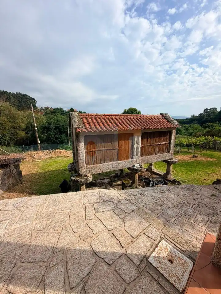 Vista exterior de Casa o xalet de lloguer en Moaña amb Calefacció, Jardí privat i Terrassa