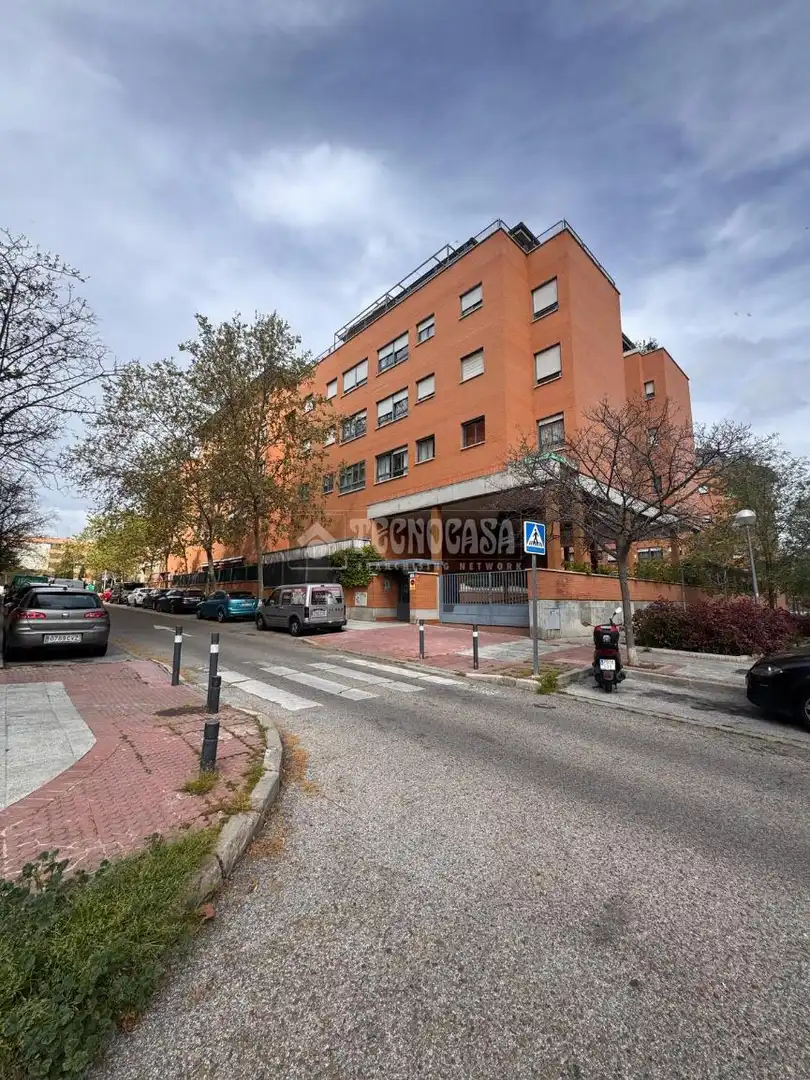 Außenansicht von Garage zur Miete in Alcobendas