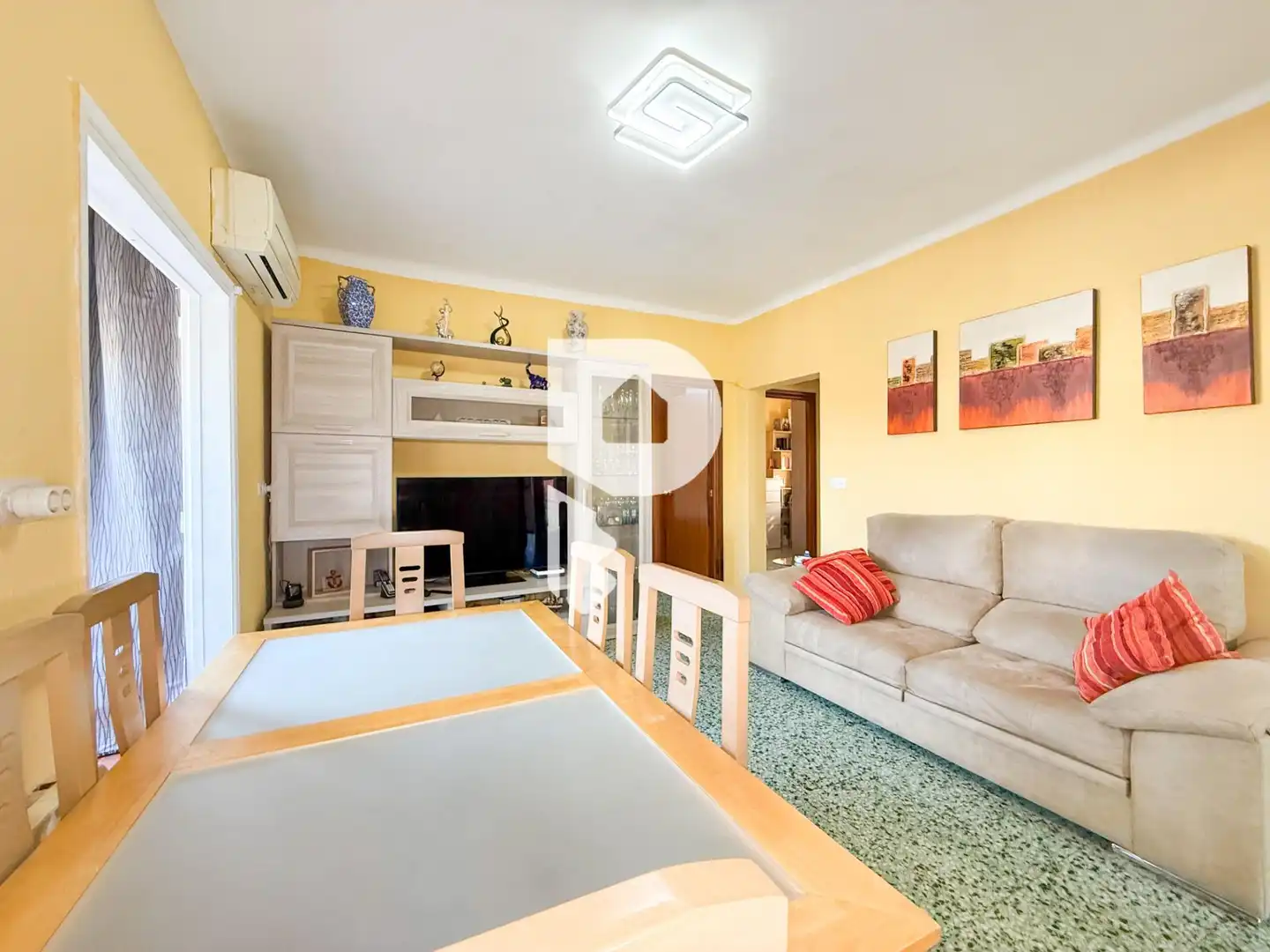 Living room of Houses for sale in Sant Vicenç Dels Horts  with Air Conditioner, Heating and Private garden