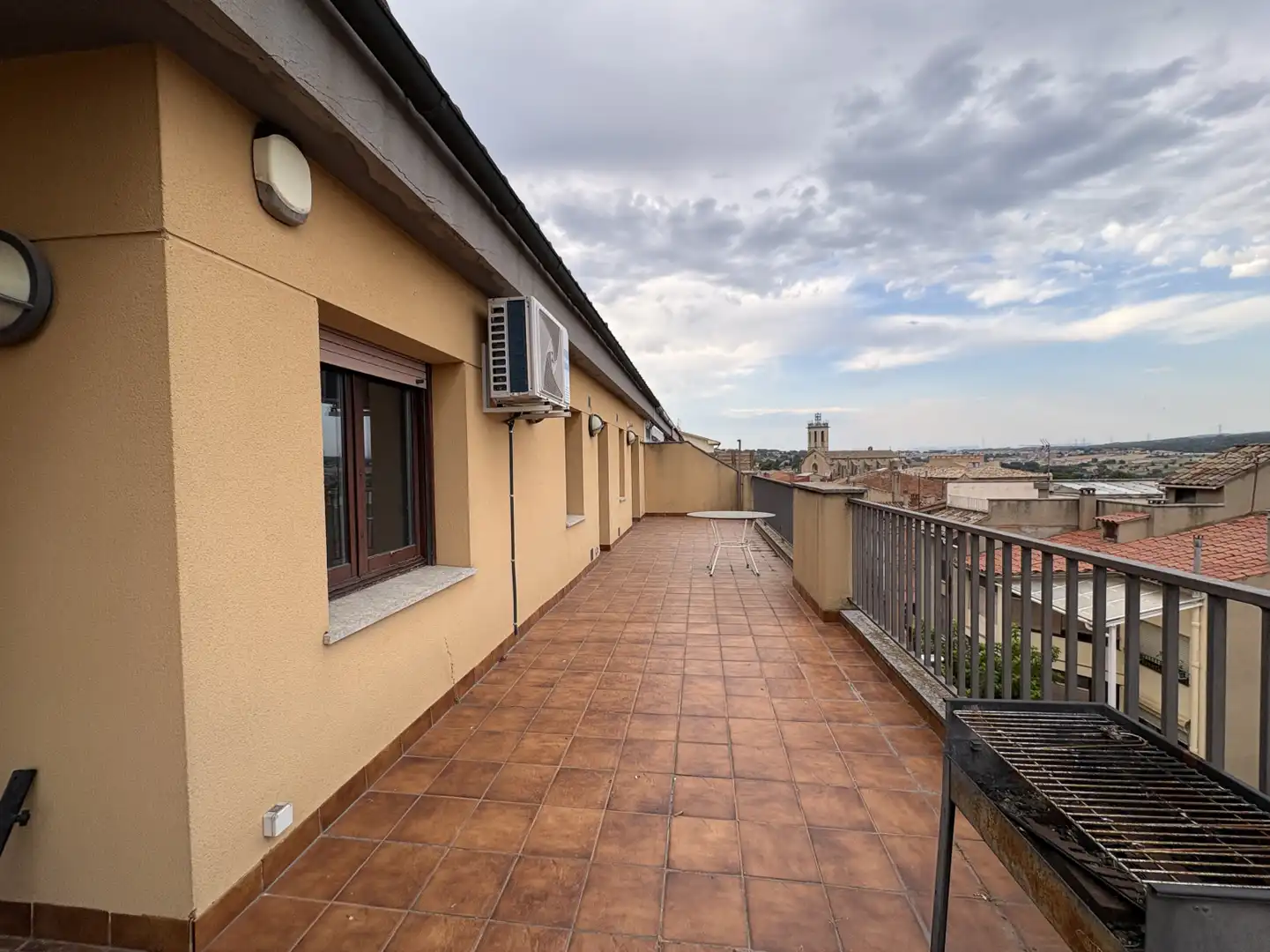 Terrasse von Dachboden zum Verkauf in Centelles mit Klimaanlage, Heizung und Terrasse