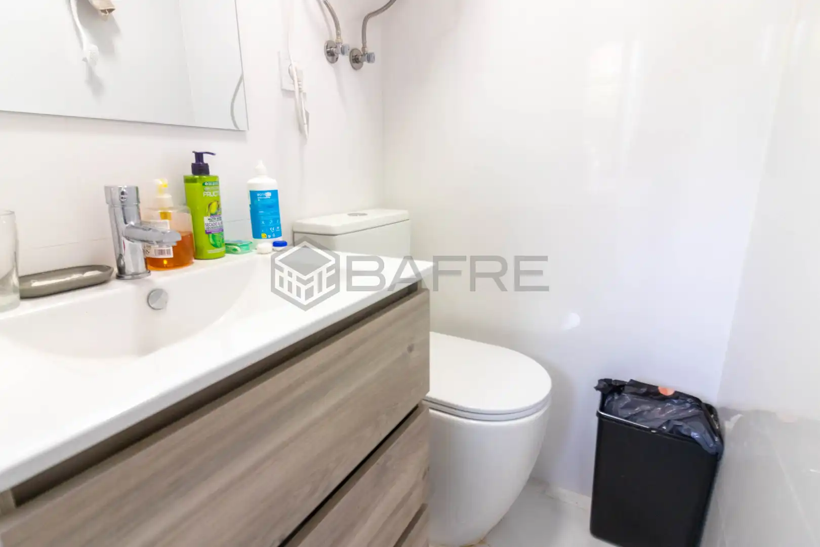 Bathroom of Flat for sale in Madrid  with Air Conditioner