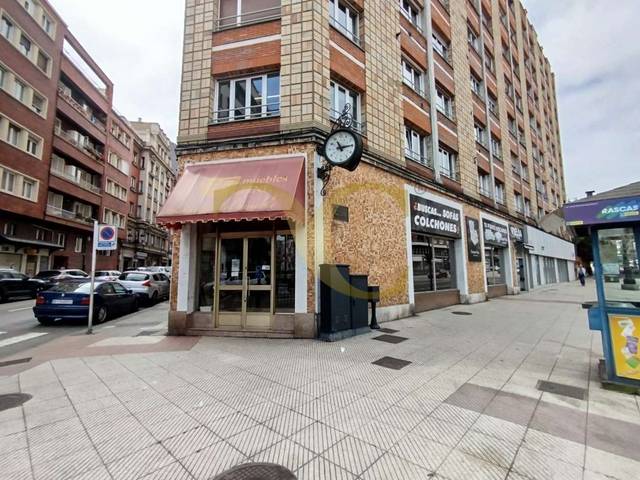 Local comercial en Alquiler en Calle General Zuvillaga en Plaza de América