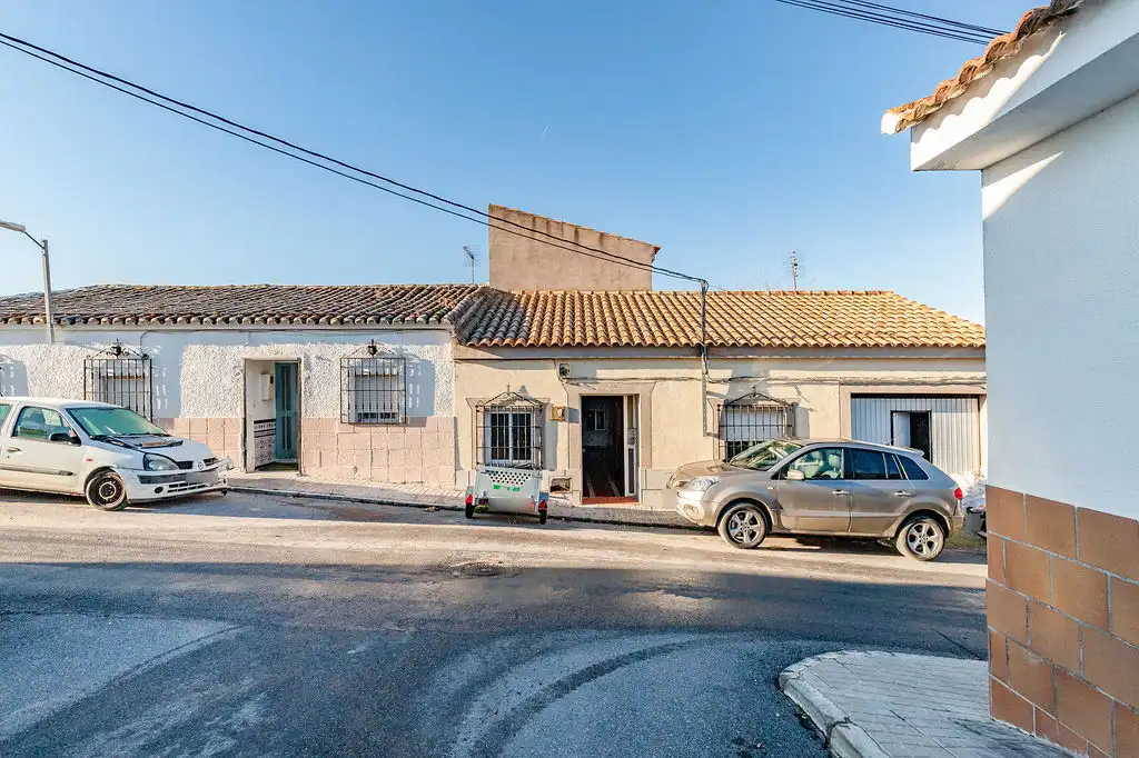 Vista exterior de Casa o chalet en venta en La Puebla de Montalbán