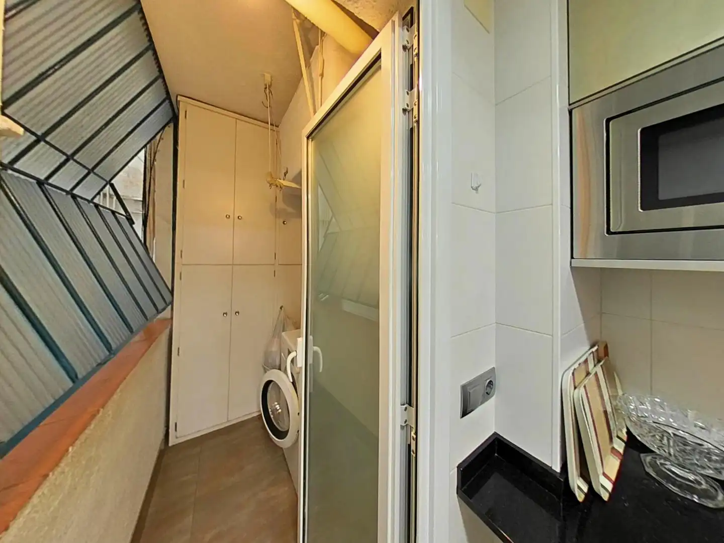 Bathroom of Flat for sale in Sabadell  with Air Conditioner, Heating and Terrace