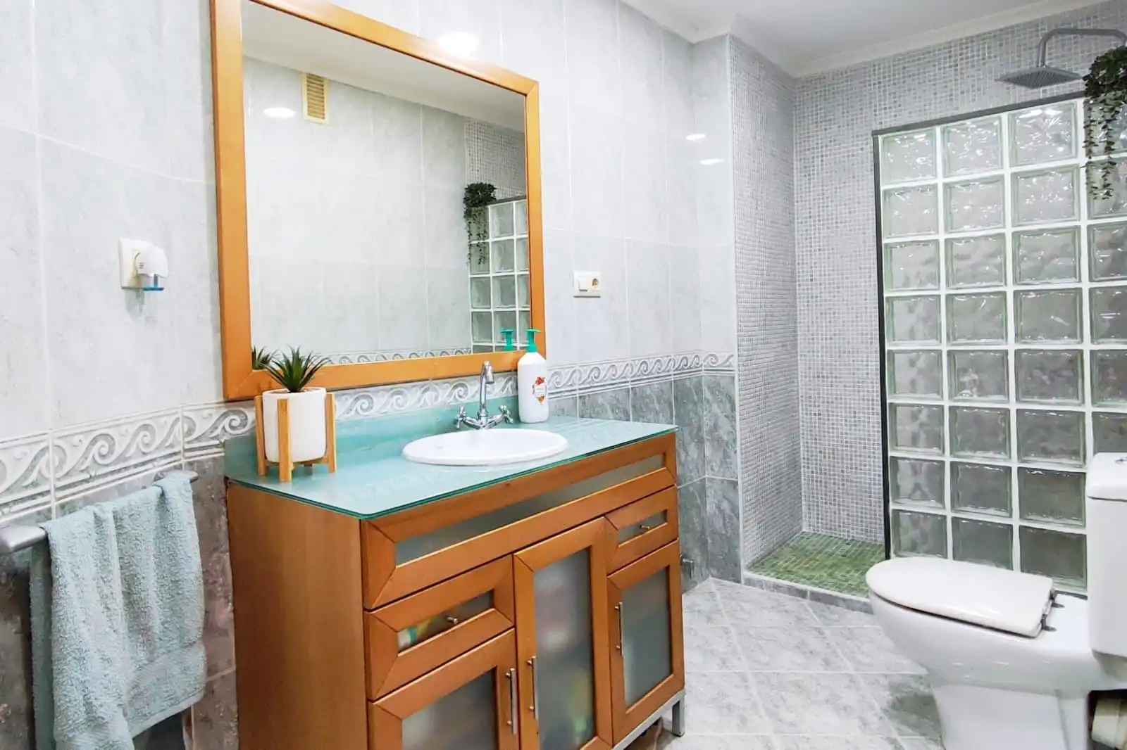Badezimmer von Wohnung zum Verkauf in Valencia mit Klimaanlage, Heizung und Terrasse