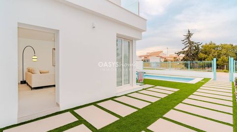 Foto 3 de Casa adosada en venta en Calle Benedictos, 1, Las Lomas de Rame - Bahía Bella, Los Alcázares