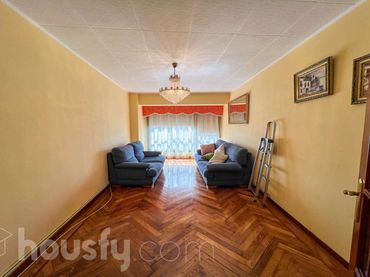 Piso con ascensor en venta en AV MONELOS .