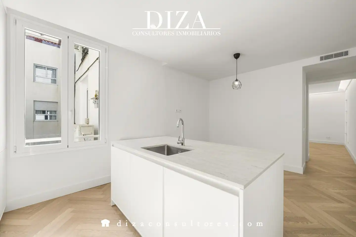 Exterior view of Flat for sale in Madrid  with Air Conditioner, Heating and Parquet flooring