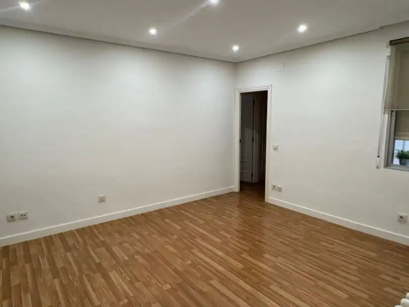 Flat for sale in CALLE PRINCIPE DE VERGARA 260, imagen 3