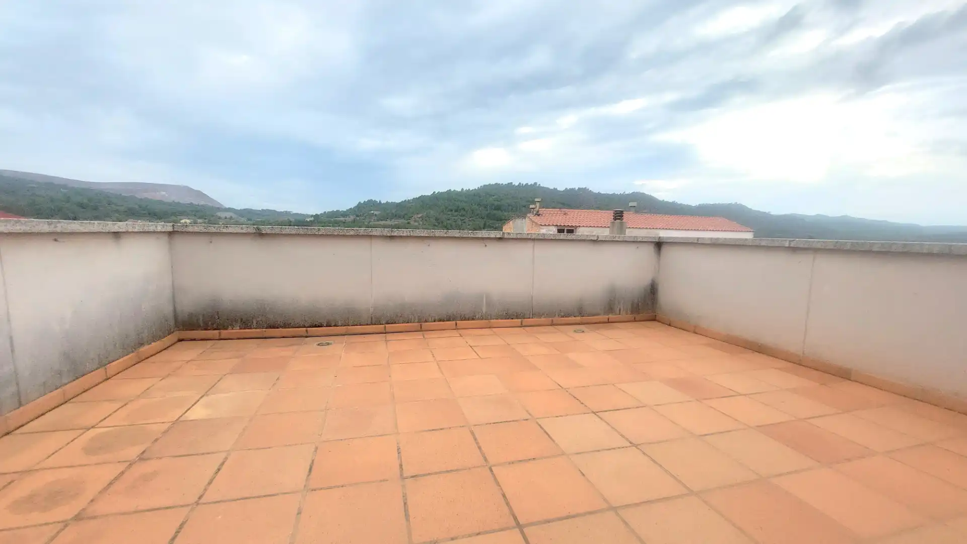 Casa a schiera con terrazza in vendita a Carrer Bisbe Valls, imagen 2