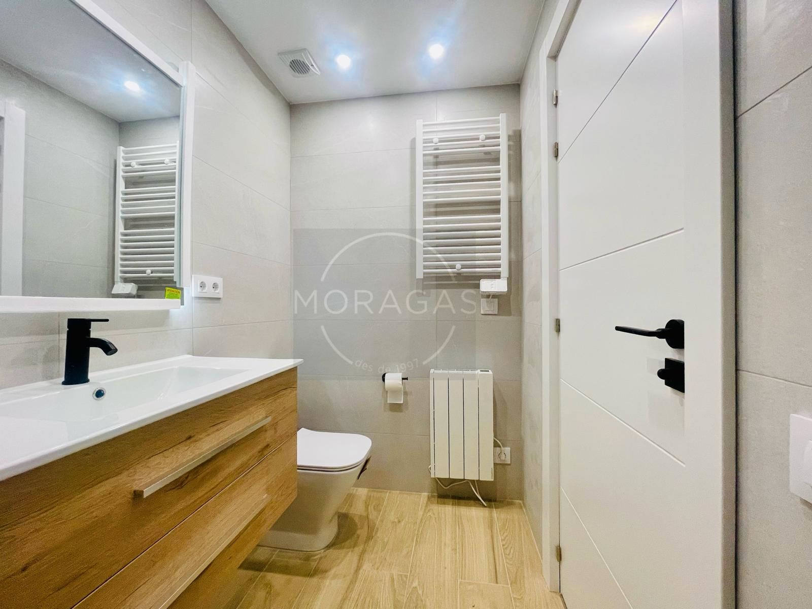 Bathroom of Loft for sale in Les Franqueses del Vallès  with Air Conditioner, Heating and Oven