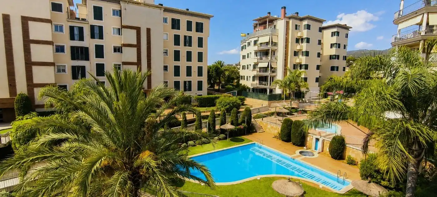 Piscina de Pis en venda en  Palma de Mallorca amb Aire condicionat, Terrassa i Traster