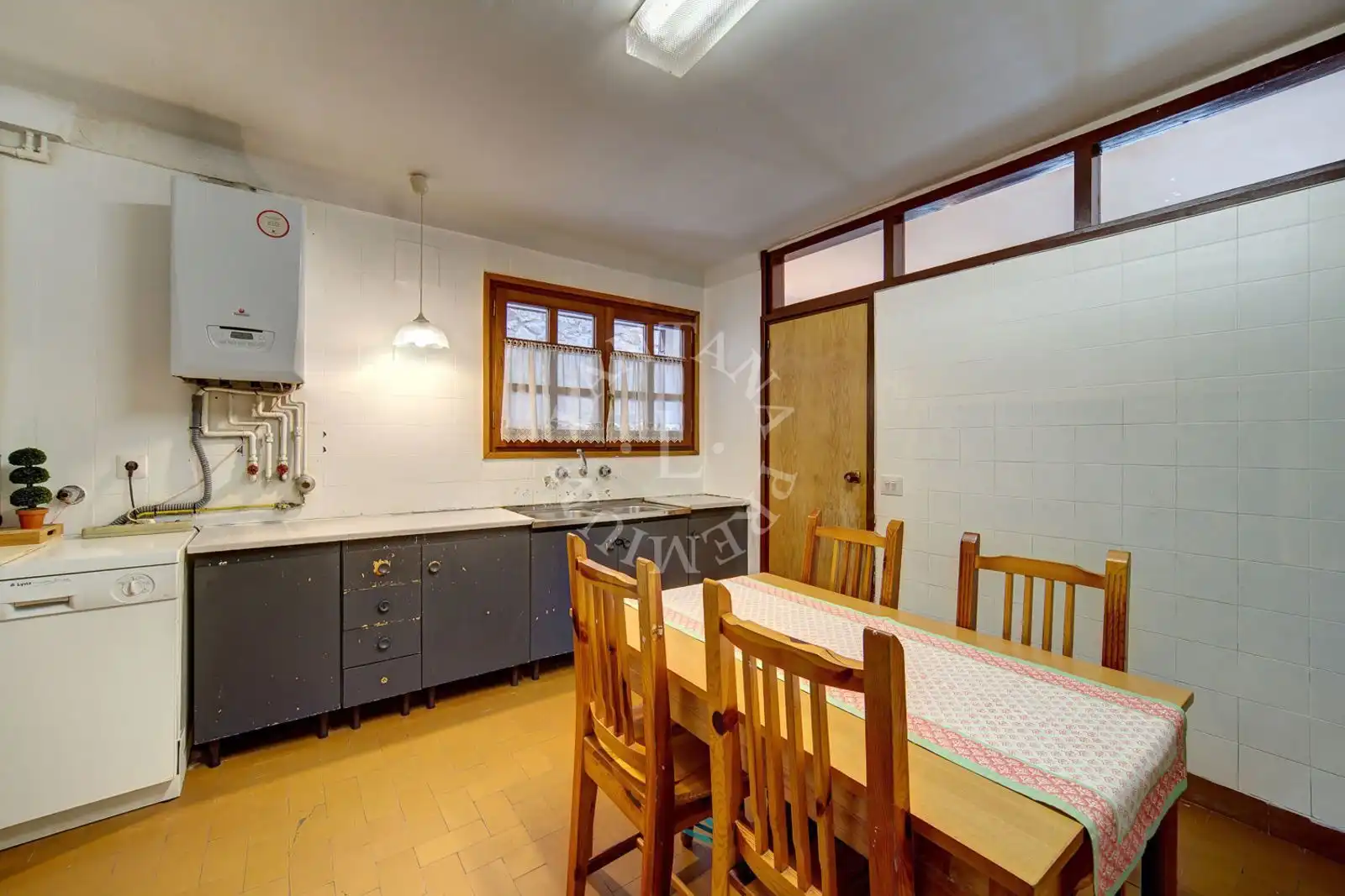 Kitchen of Houses for sale in Naut Aran  with Storage room