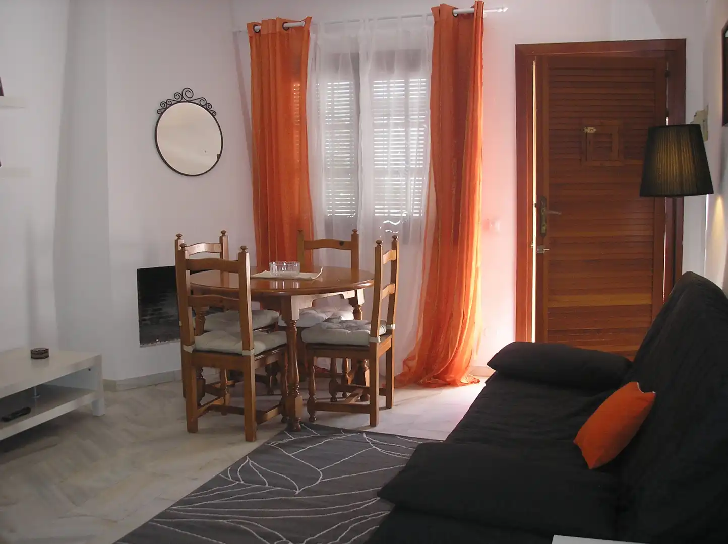 Sala d'estar de Apartament en venda en Manilva amb Aire condicionat, Terrassa i Moblat