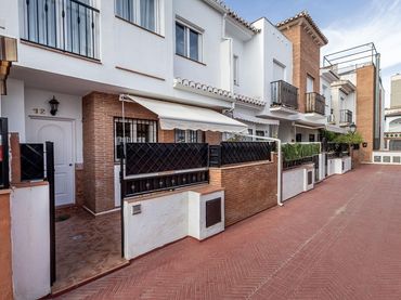 Adosado en venta en Calle de Villanova