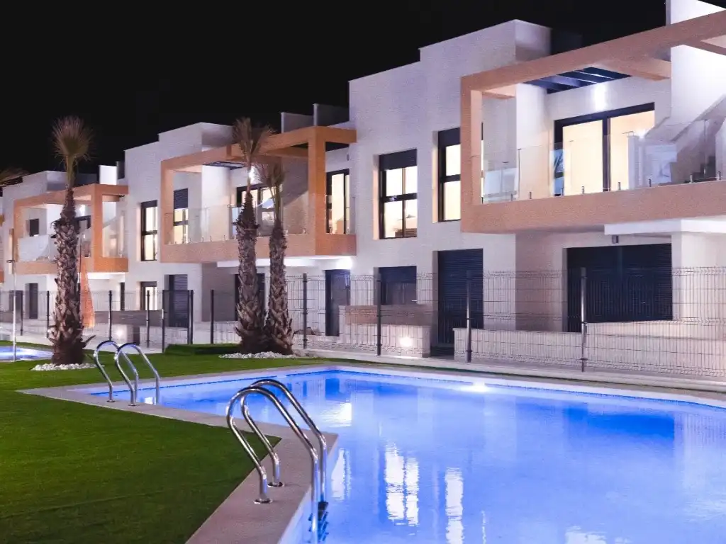 Piscina de Apartamento en venta en Torrevieja con Piscina