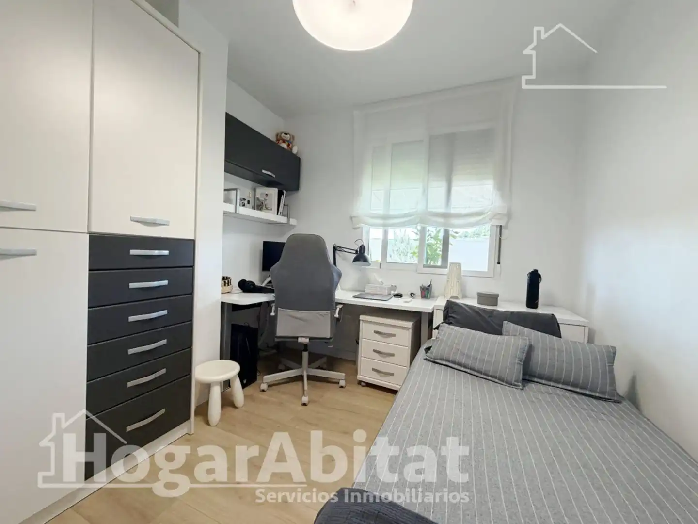Bedroom of Attic for sale in Chiva  with Air Conditioner and Terrace