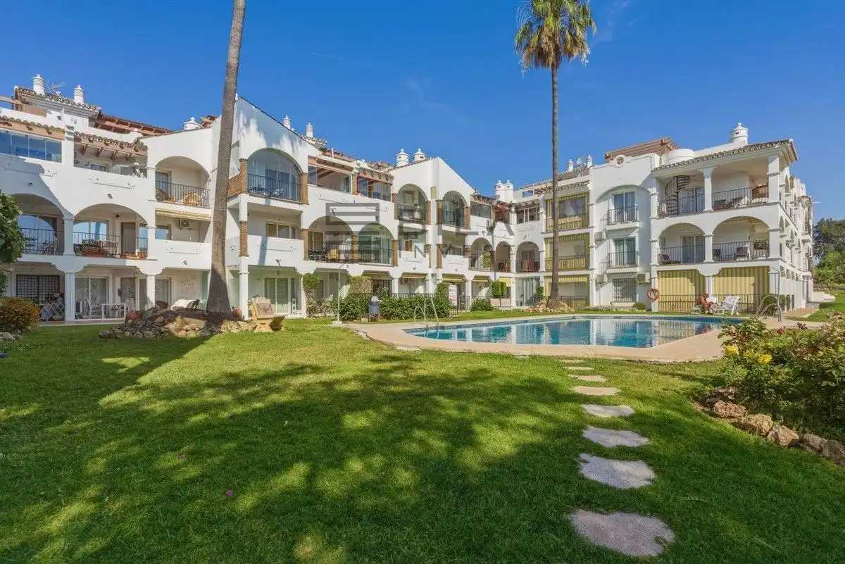 Flat for sale in La Siesta, Mijas Golf